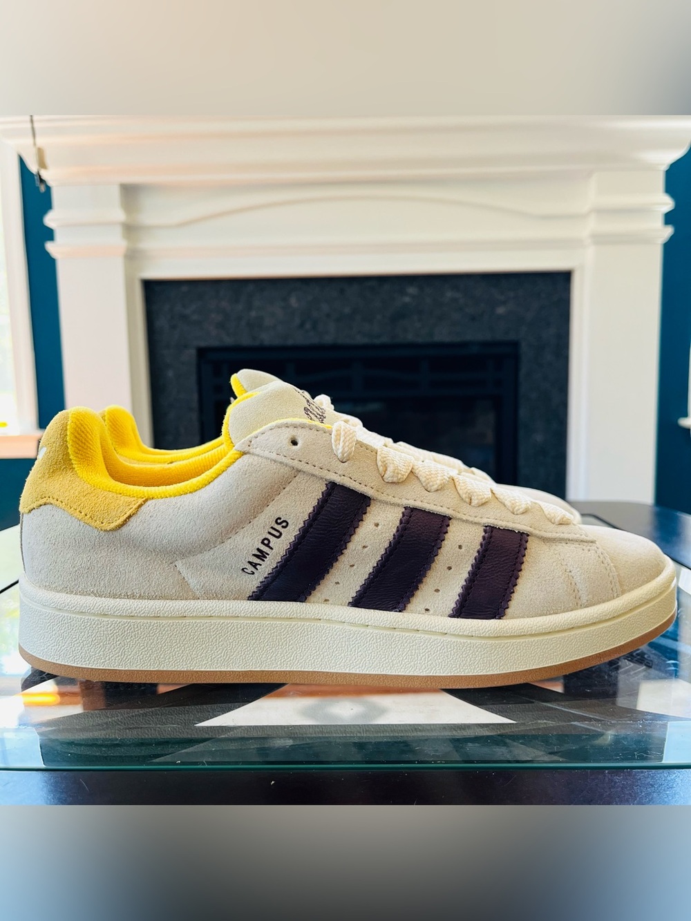 Sz 9 Adidas Campus 00s Men’s Sneakers “Warm Vanilla / Aurora Ruby / Bold” JS3543